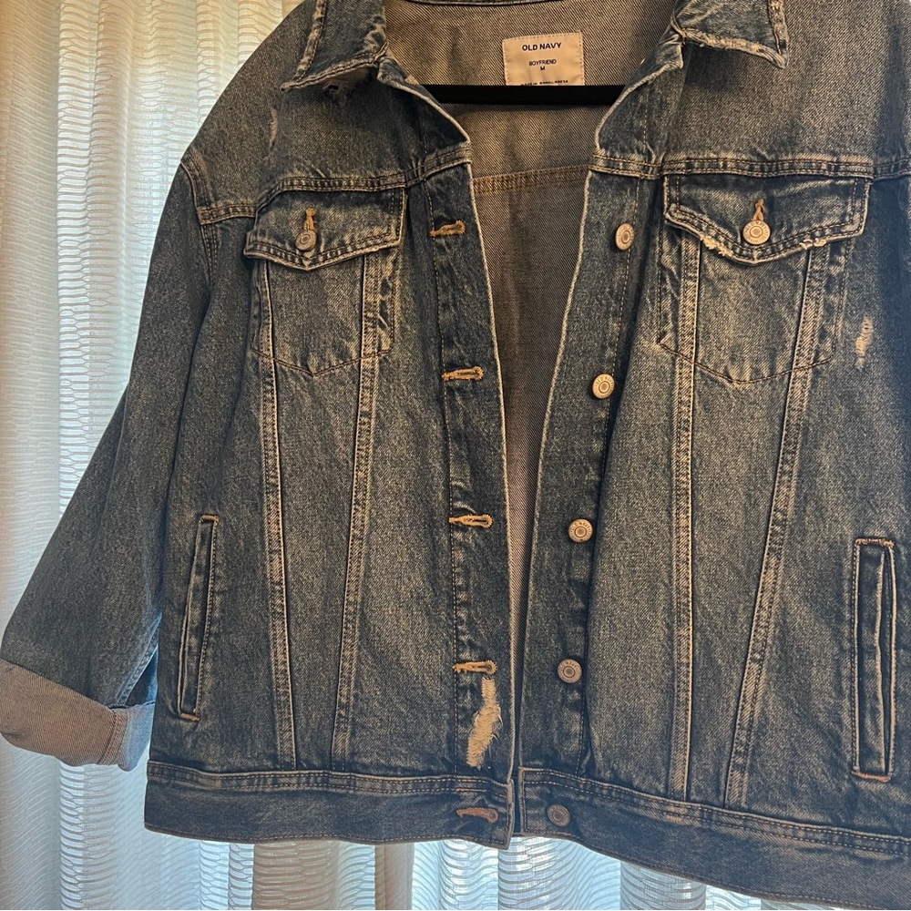 Old Navy Boyfriend Trucker Denim Jacket - Picture 4 of 13